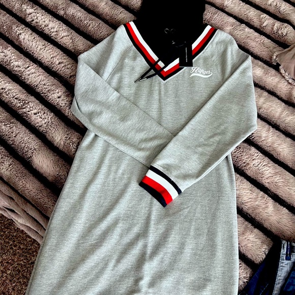 Tommy Hilfiger Dresses & Skirts - Tommy Hilfiger dress with hood